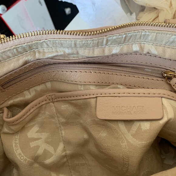 Michael Kors Beige Crossbody hobo bag - Picture 7 of 8